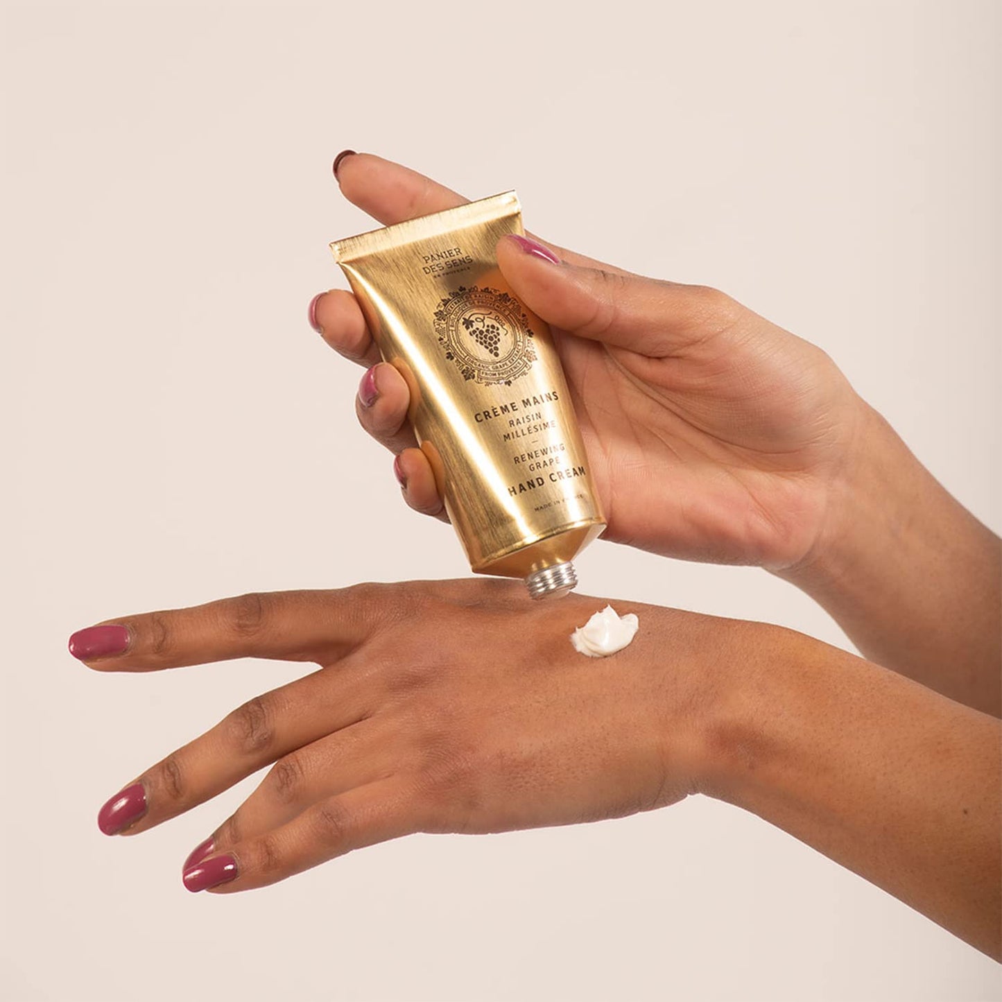 Panier des Sens - Small Hand Cream for Dry Cracked Hands β Grape Mini Hand Lotion for Dry Skin - With Shea Butter and Grape Seed Oil - Hand Care 97% Natural Ingredients - Travel Size 1 floz