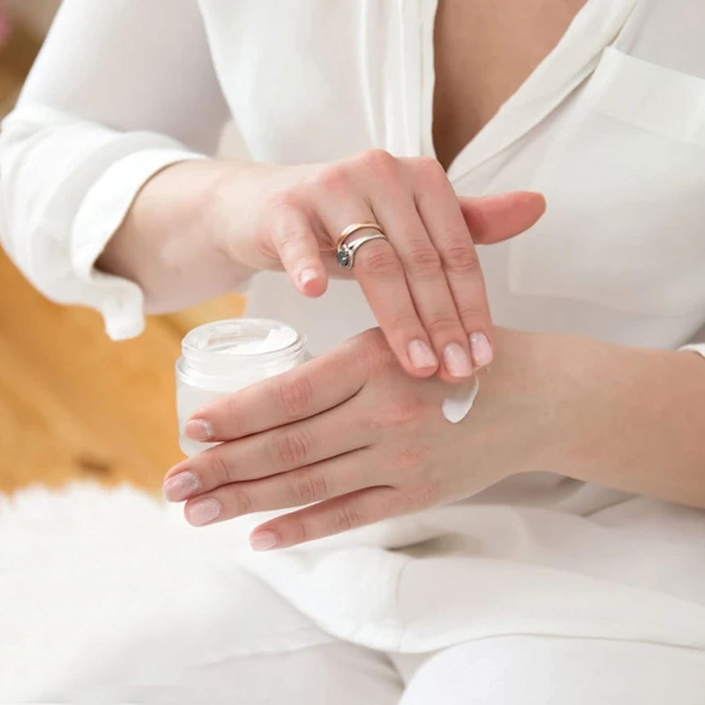 15 Pack, 1 oz 30ml Matte Clear Glass Jars with Silver Lids & Inner Liners, Empty Round Refillable Cosmetic Containers Travel Jars for Cosmetics, Body Butter,Scrubs,Face Cream Lotion,and More