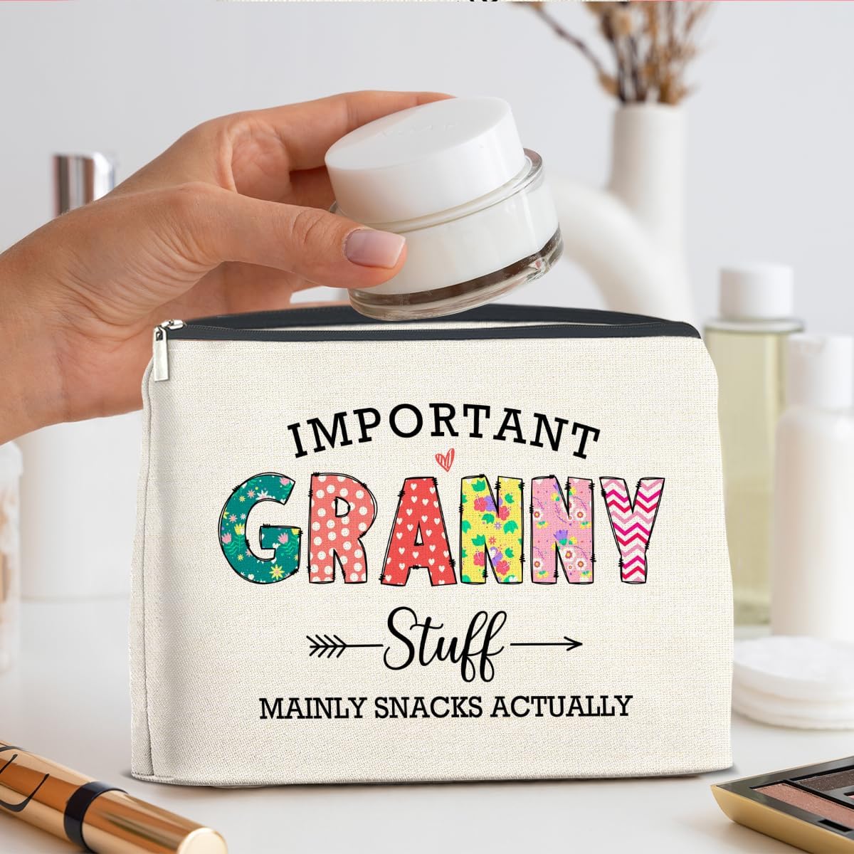 Funny Granny Makeup Bag Grandma Gifts from Grandkids, Gifts for Grandma Grandmother Nana Grammy Mimi Cosmetic Bag Important Granny Stuff Zipper Makeup Pouch