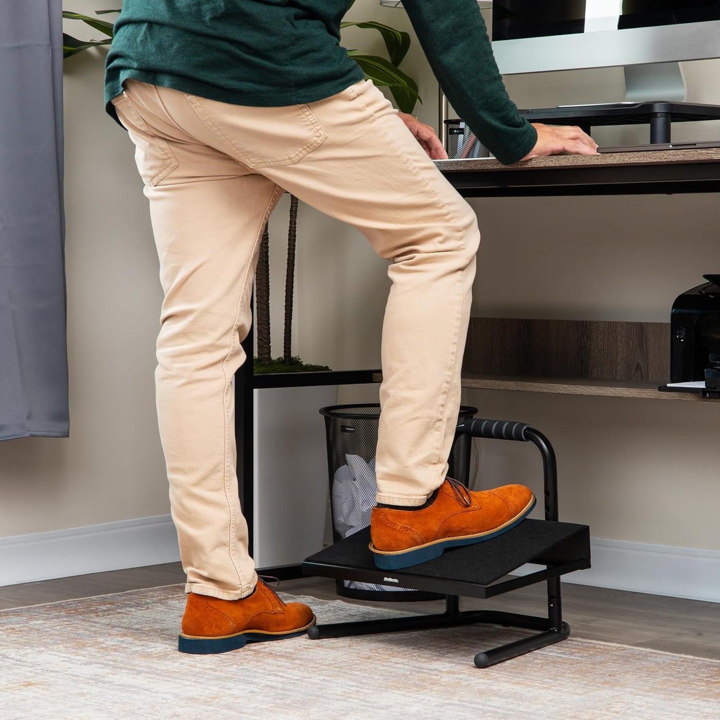 Mind Reader Foot Rest, Foot Stool, Under Desk at Work, Ergonomic, Adjustable, Office, Metal, 15"L x 14.25"W x 14.5"H, Black
