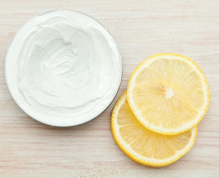 Glycolic Lemon Treatment Cleanser with Goat's Milk, Lemon Peel and Hyaluronic Acid