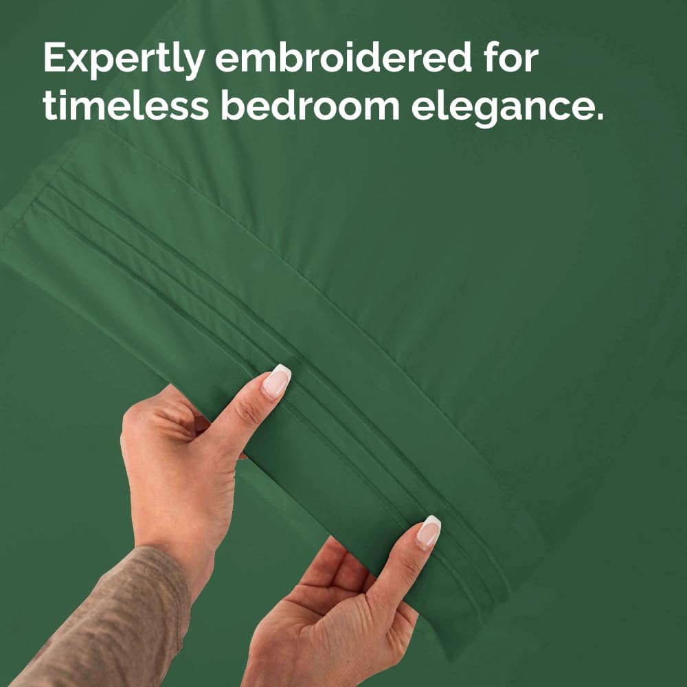 Queen Pillow Cases Set of 2 - Ultra Soft Hotel Quality Pillowcase Covers - Comfy, Cozy & Wrinkle Free - Shrinkage and Fade Resistant - Machine Washable Pillow Protectors - 2 Piece Set - Emerald Green