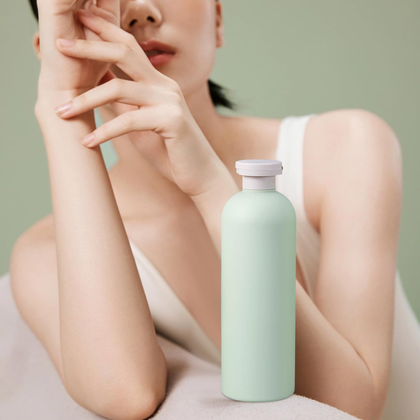 Travel Shampoo Bottle, Empty Plastic Squeeze Bottles 13.5oz with Flip Cap, Lotion Container for Toiletries Travel Size Shampoo and Conditioner (2 pack blue, 2 pack green)