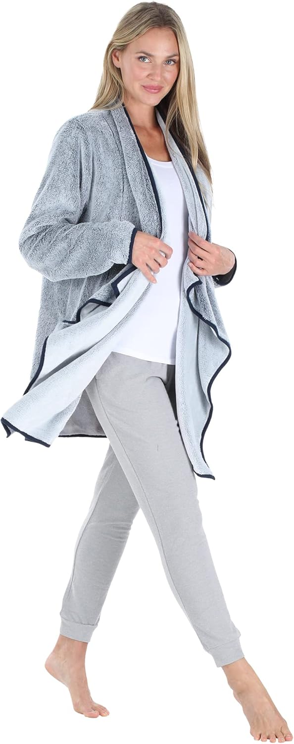 Sleepyheads Women's Fleece Long Sleeve Robe Sherpa-Lined Hooded Bathrobe…