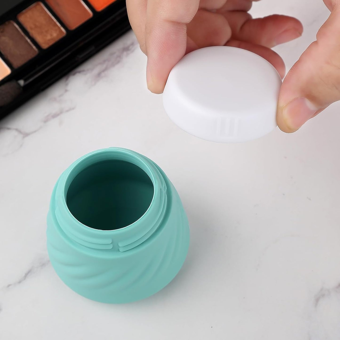 Gemice Silicone Cream Jars TSA Approved Travel Size Containers with Toiletry Bag, Wide Mouth Leak-proof Travel Accessories with Lid for Cosmetic Cream (4 Pack)