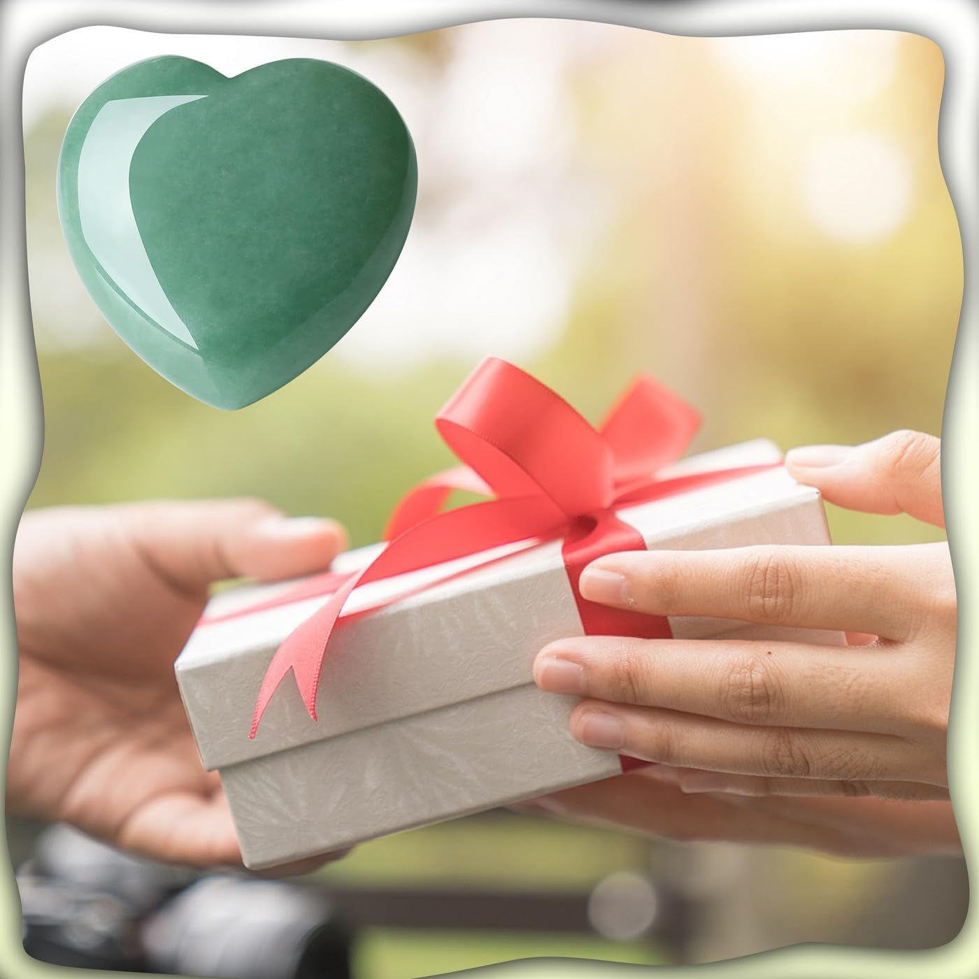 MAIBAOTA 60 mm Green Aventurine Crystal Large Heart Love Stone Healing Crystals Heart Stone for Women Natural Reiki Gemstone Polished Heart Shaped Rocks Meditation