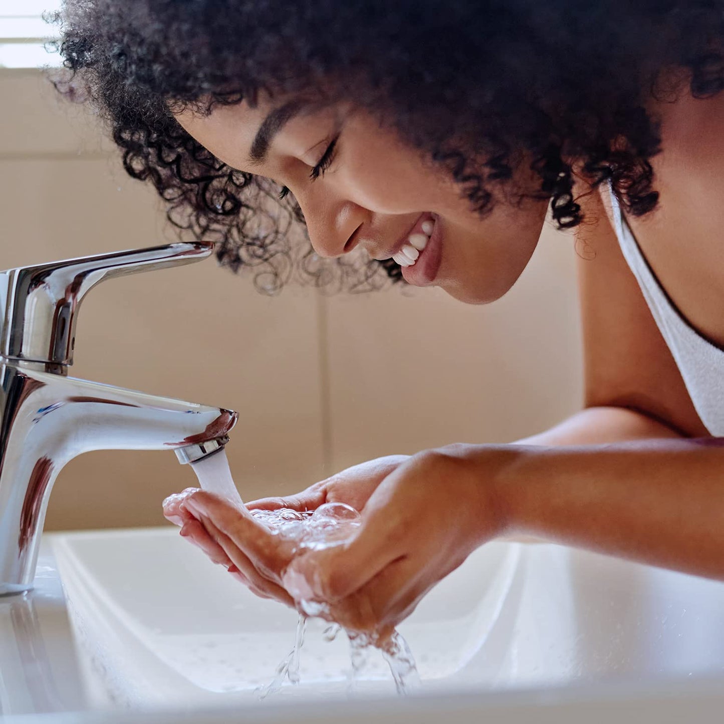 Amazon Basics Daily Facial Cleanser For Gentle Skin, Unscented, 16 Fl Oz (Pack of 1)