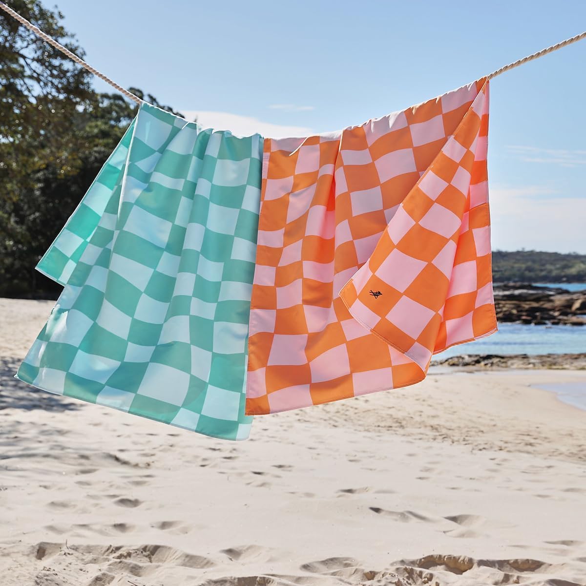 Dock & Bay Beach Towel - Quick Dry, Sand Free - Compact, Lightweight - 100% Recycled - Includes Bag - Wild Vibes - Set of 6 - Large (160x90cm, 63x35)