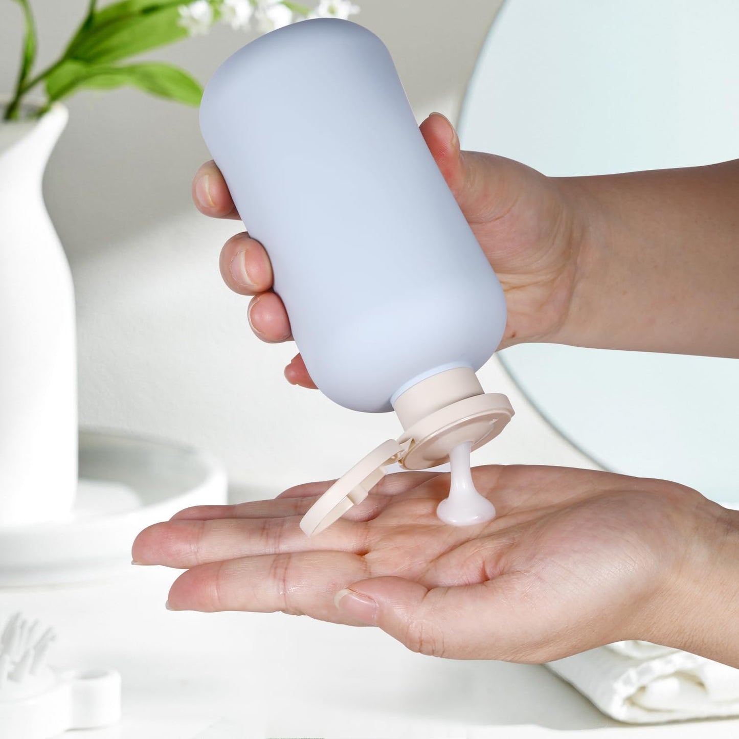 Travel Shampoo Bottle, Empty Plastic Squeeze Bottles 10oz with Flip Cap, Lotion Container for Tavel Size Shampoo and Conditioner