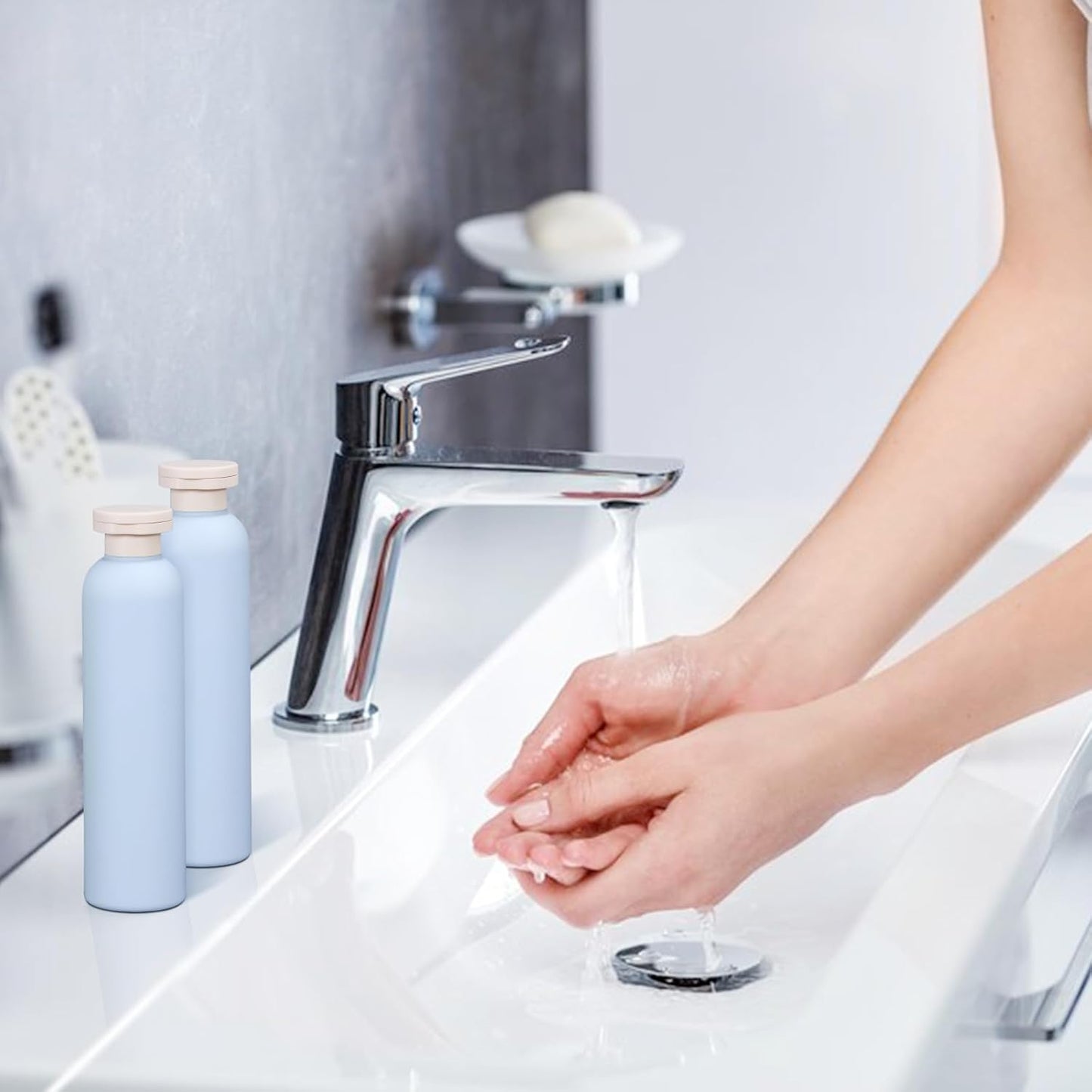 8.8oz Travel Essentials Shampoo Bottles for Toiletries,Empty Plastic Squeeze Bottles with Flip Cap for Toiletries Travel Size Shampoo and Conditioner (3 pack, bule)