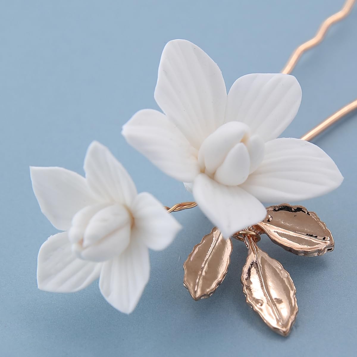 Handmade Bridal Wedding Hair Pins 7 Pcs Polymer Clay White Flower Hair Clips Gold Wedding Hair Accessories for Women Bride Bridesmaid