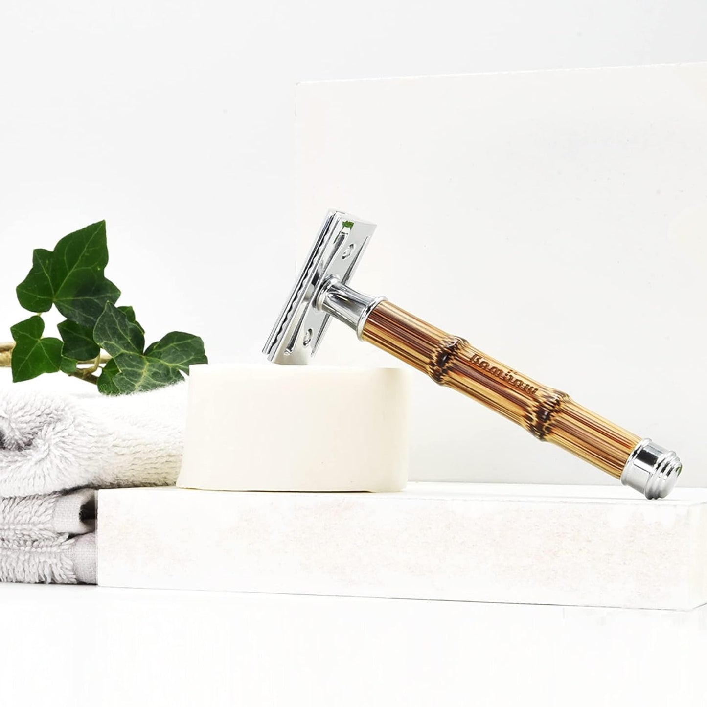 Bambaw Double Edge Safety Razor for Women & Men, Double Edge Razors with 5 Blades, Reusable Single Blade Razor, Eco-Friendly & Plastic Free – Slim Bamboo Silver