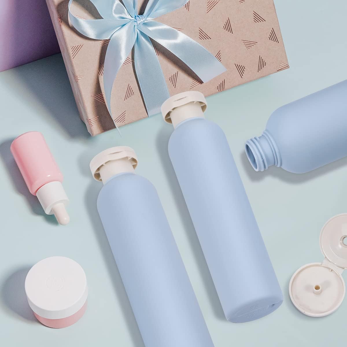 8.8 oz Travel Shampoo Bottles, Refillable Flip Cap Squeeze Bottles for Toiletries, Large Leakage-proof Travel Shampoo and Conditioner Bottles (Blue)