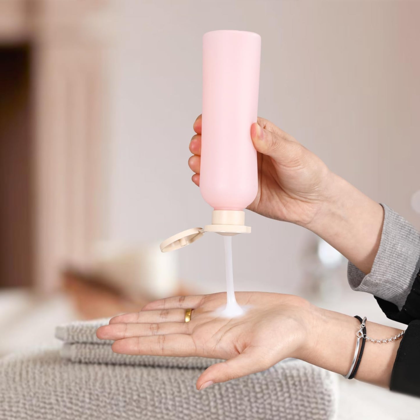 ASEVAT 6.7 oz Plastic Shampoo and Conditioner Squeeze Bottles, Plastic Leak Proof Travel Bottles for Toiletries, Plastic Bottles with Caps for Lotion, Cream and Liquids (4Pcs)