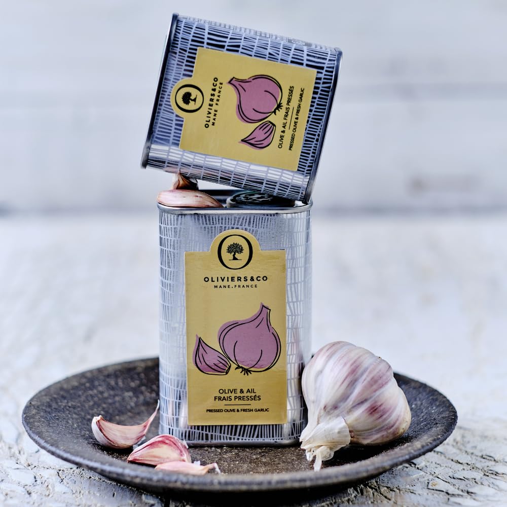 Fresh Garlic Olive Oil by Oliviers & Co. | Italian Extra Virgin Olive Oil for Cooking & Dipping | Gourmet Flavored EVOO, Cold Pressed, All-Natural (16.8 Fl Oz)