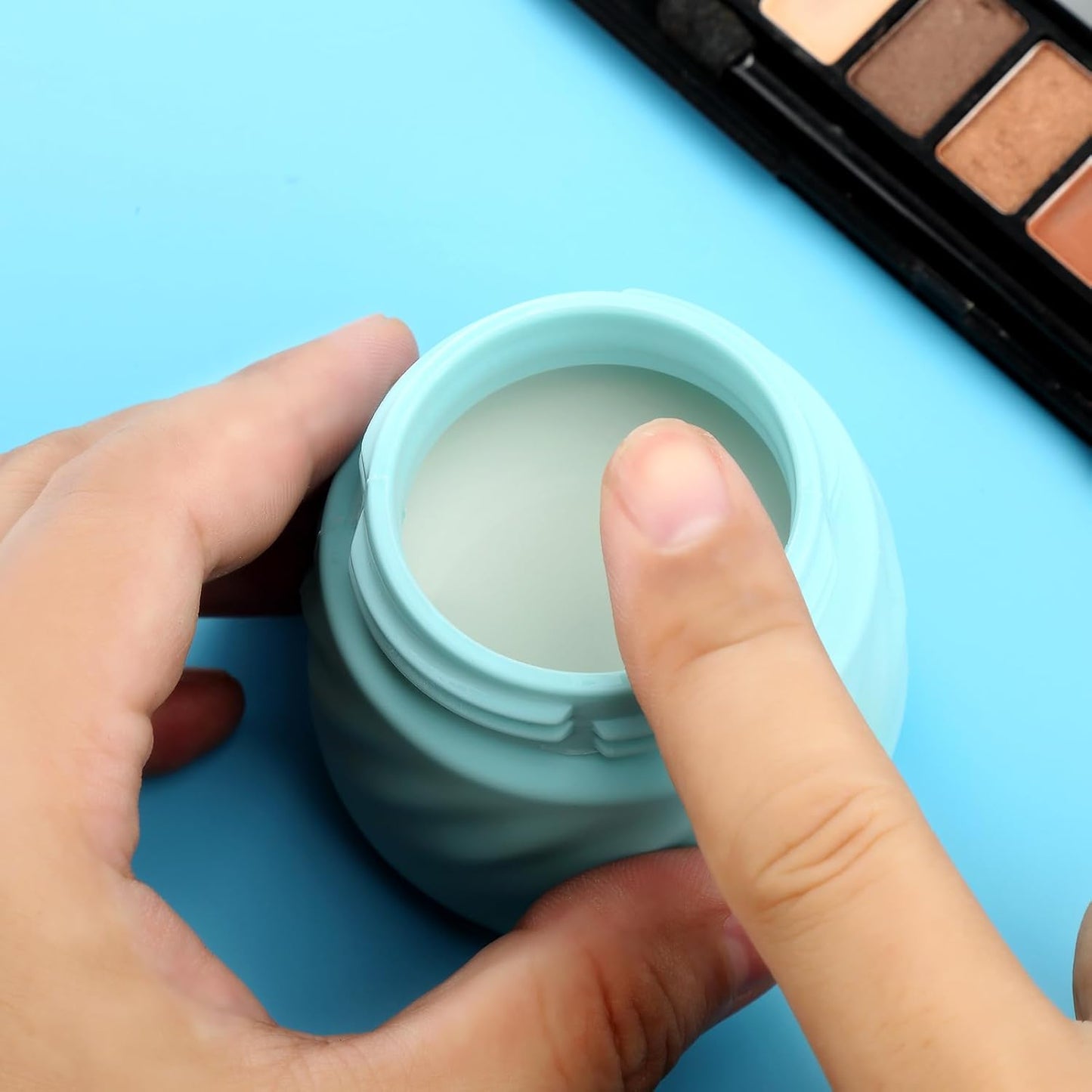 Gemice Silicone Cream Jars, TSA Approved Containers for Toiletries With Toiletry Bag, Wide Mouth Leak-proof Accessories With Lid for Cosmetic Cream (4 Pack)