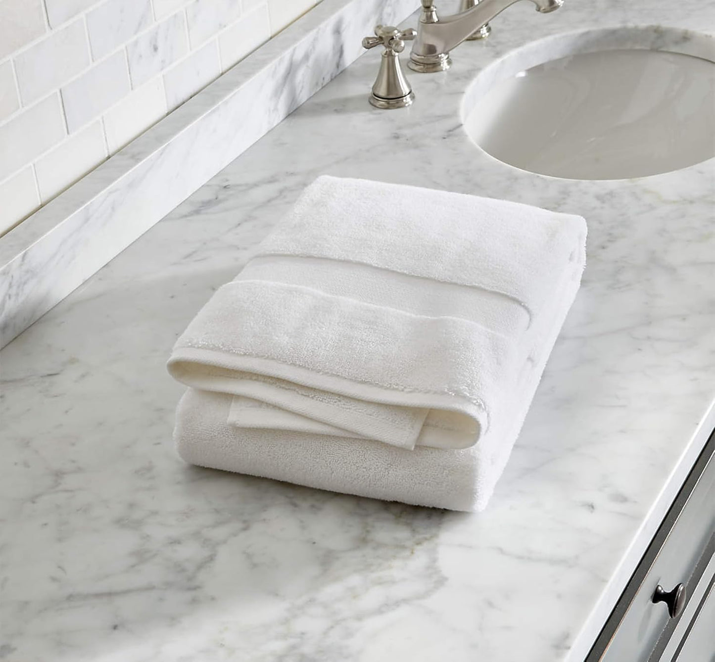 Delara 100% Organic Cotton Towels 650 GSM Plush Feather Touch Quick Dry Bath Towel, GOTS Certified, Oeko-Tex Green Certified, Organic Cotton Bath Towels, White, 1 Piece Bath Towel, 30"X58"