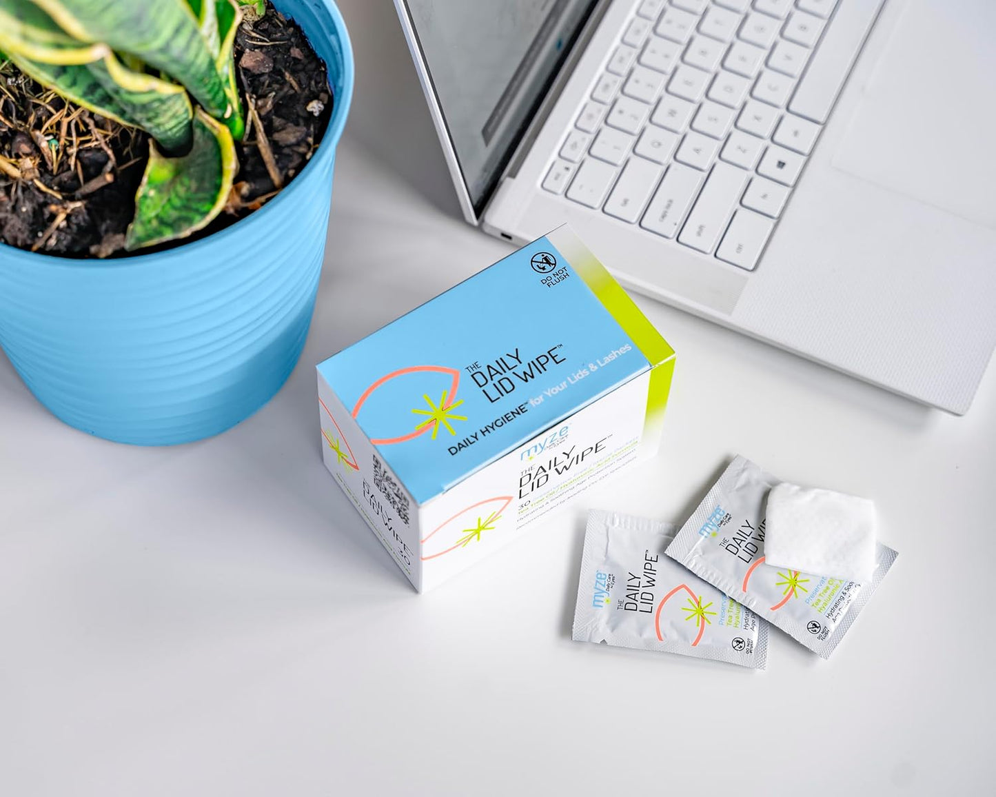 The Daily Lid Wipe™ from myze | Preservative Free Tea Tree Oil & Hyaluronic Acid Eyelid Wipes for Daily Relief | 30ct Sterile Lid Cleaning Wipes