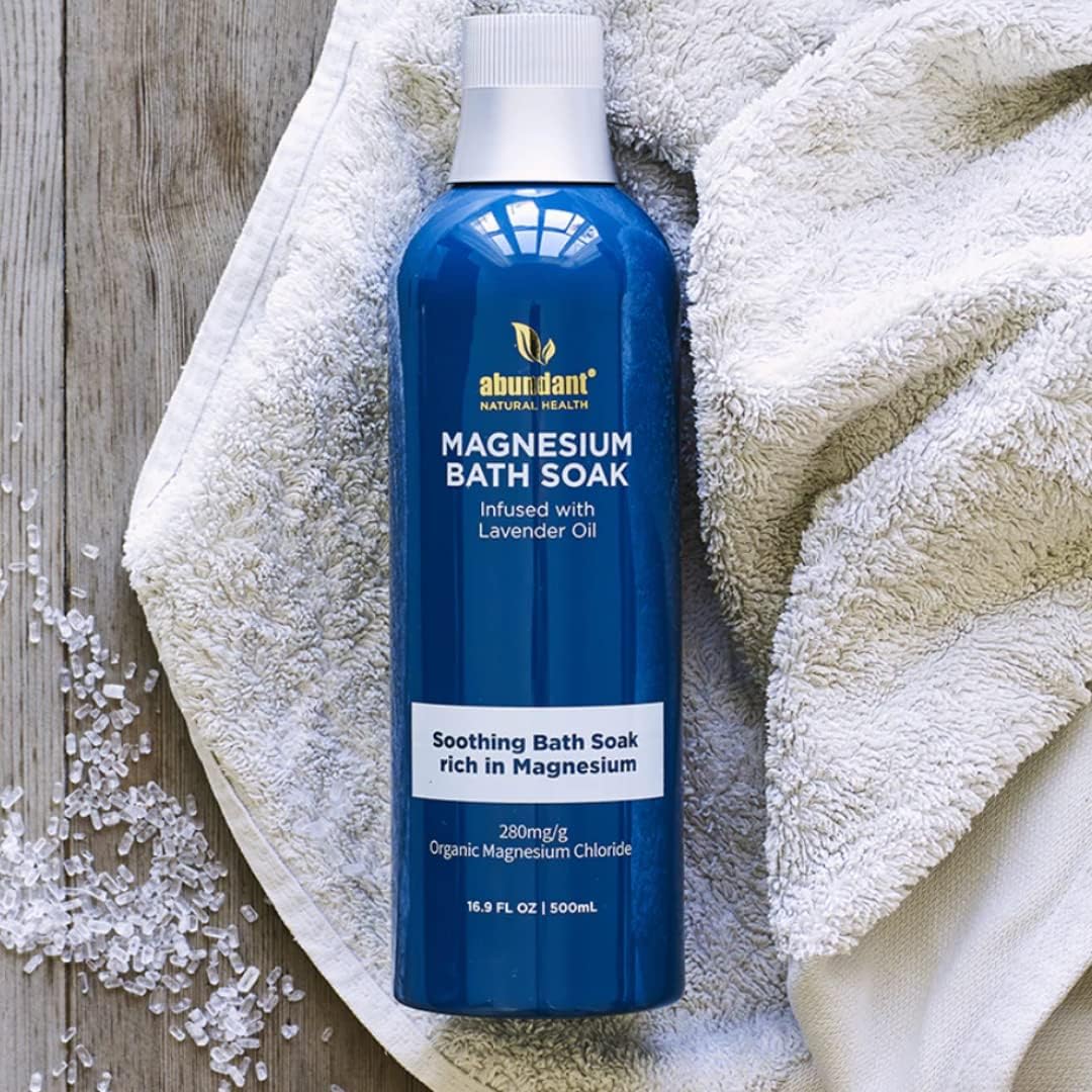 Magnesium Bath Soak Infused with Lavender Oil to Hydrate, Soothe and Moisturize Skin, Relax and Replenish Muscles, Highly Concentrated Pure Magnesium Salts, 500mL