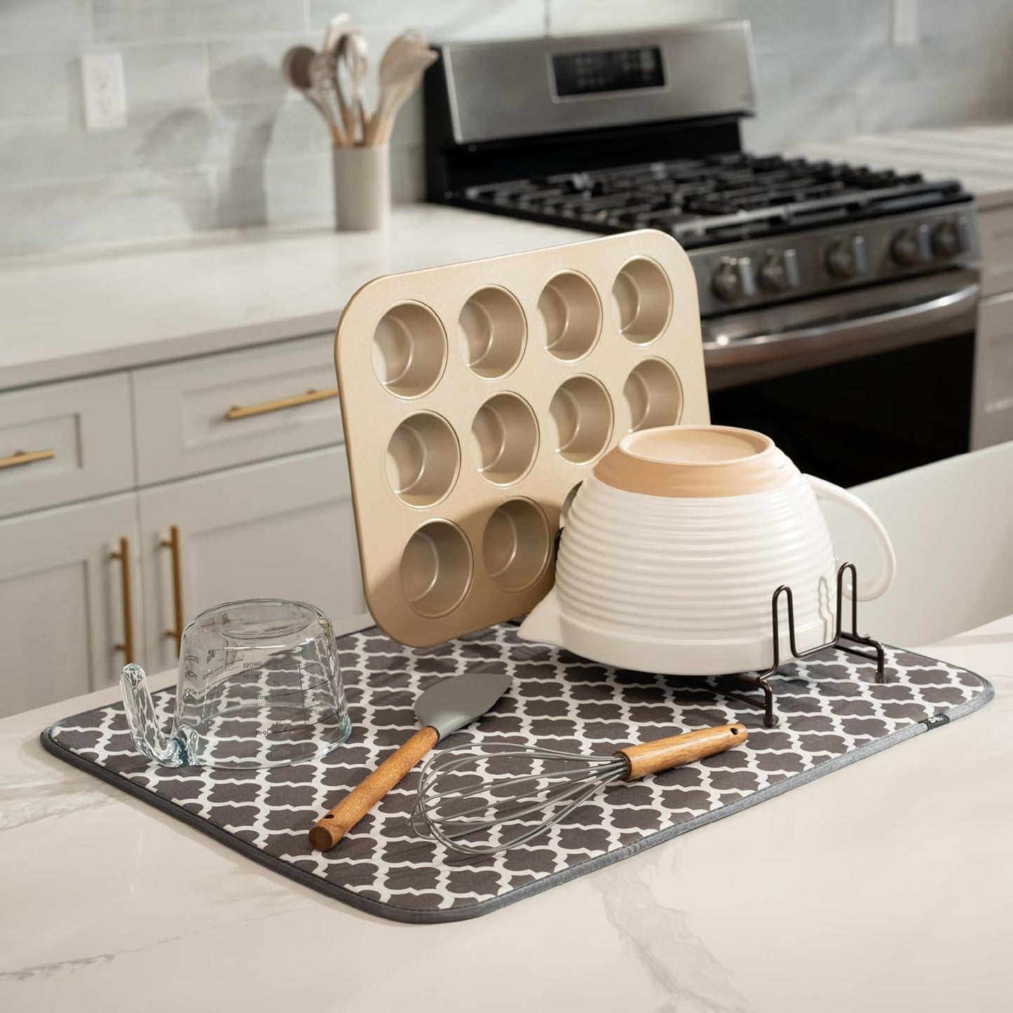 S&T INC. Dish Drying Mat XL, 18” x 24”, Absorbent Microfiber Kitchen Counter Mat, Dish Drying Pad for Dishes, Utensils, Pots and Pans, Extra Large, Pewter Grey Trellis