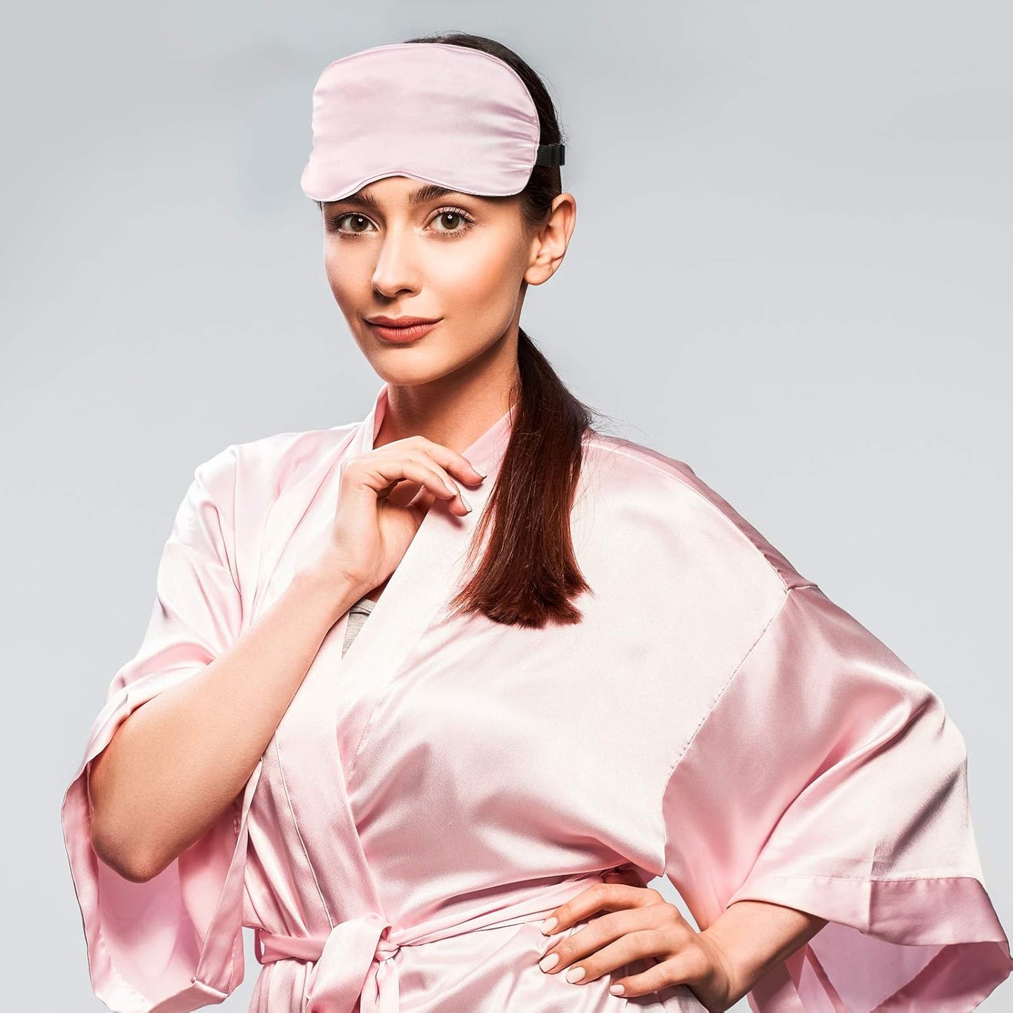 BBTO 4 Pcs Silk Sleep Eye Masks Smooth Soft Satin Eye Covers with Adjustable Strap Blindfold for Sleeping Blocking Out Lights Travel Relaxation（Light Green, Emerald, Silver, Light Pink）