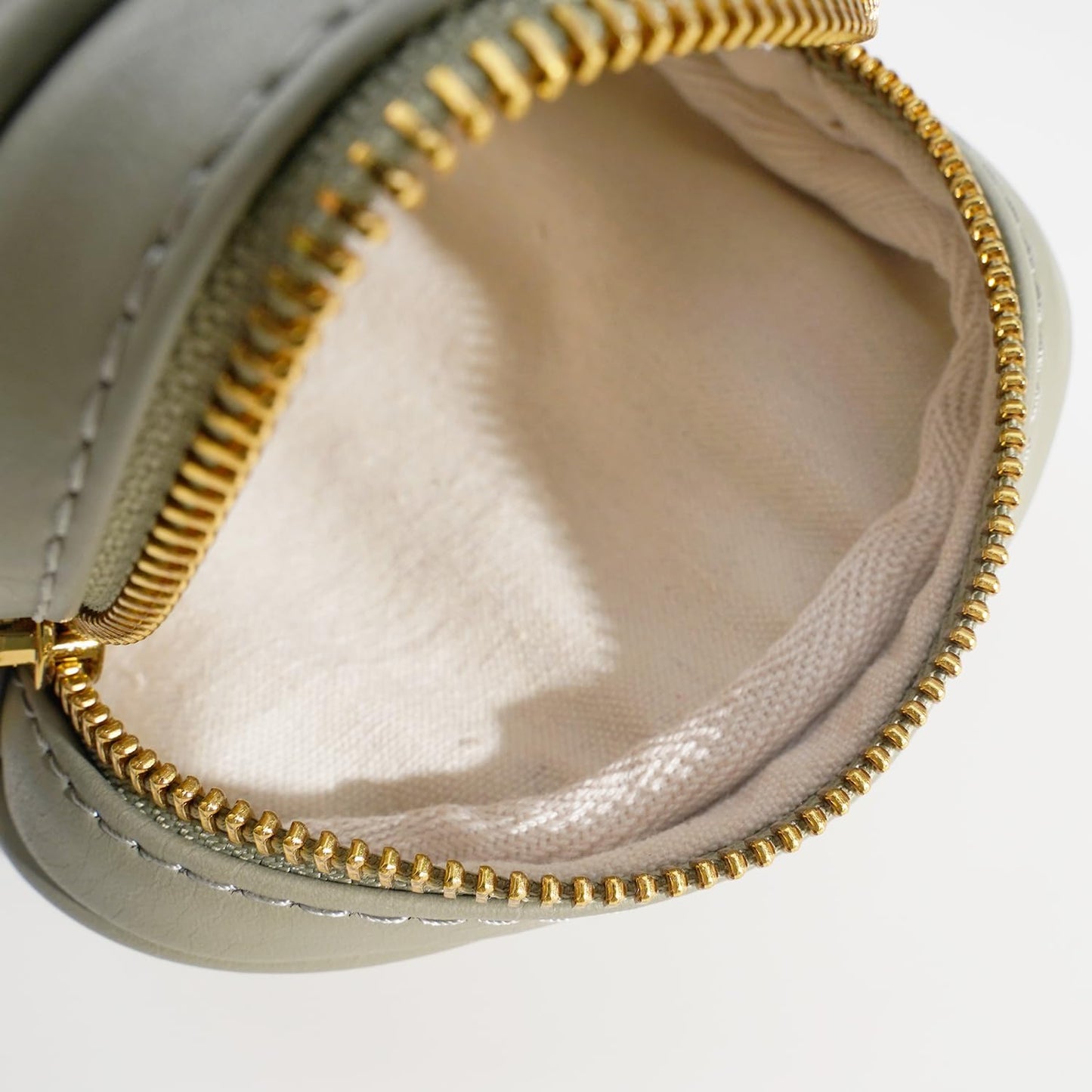 Leather Cosmetic Bag for Women Small Zipper Makeup Bag for Purse Waterproof Travel Makeup Organizer Charger Storage Pouch Color Green