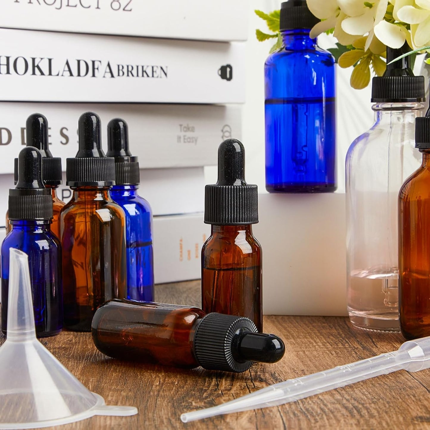 Lallisa 100 Pack Essential Oil Dropper Bottle 15 ml (1/2 oz) Glass Dropper Bottles DIY for DIY Essential Oil Perfume with 5 Funnels 5 Pipettes 3ml 100 Labels for Bathrooms, Hotels, Labs (Amber)