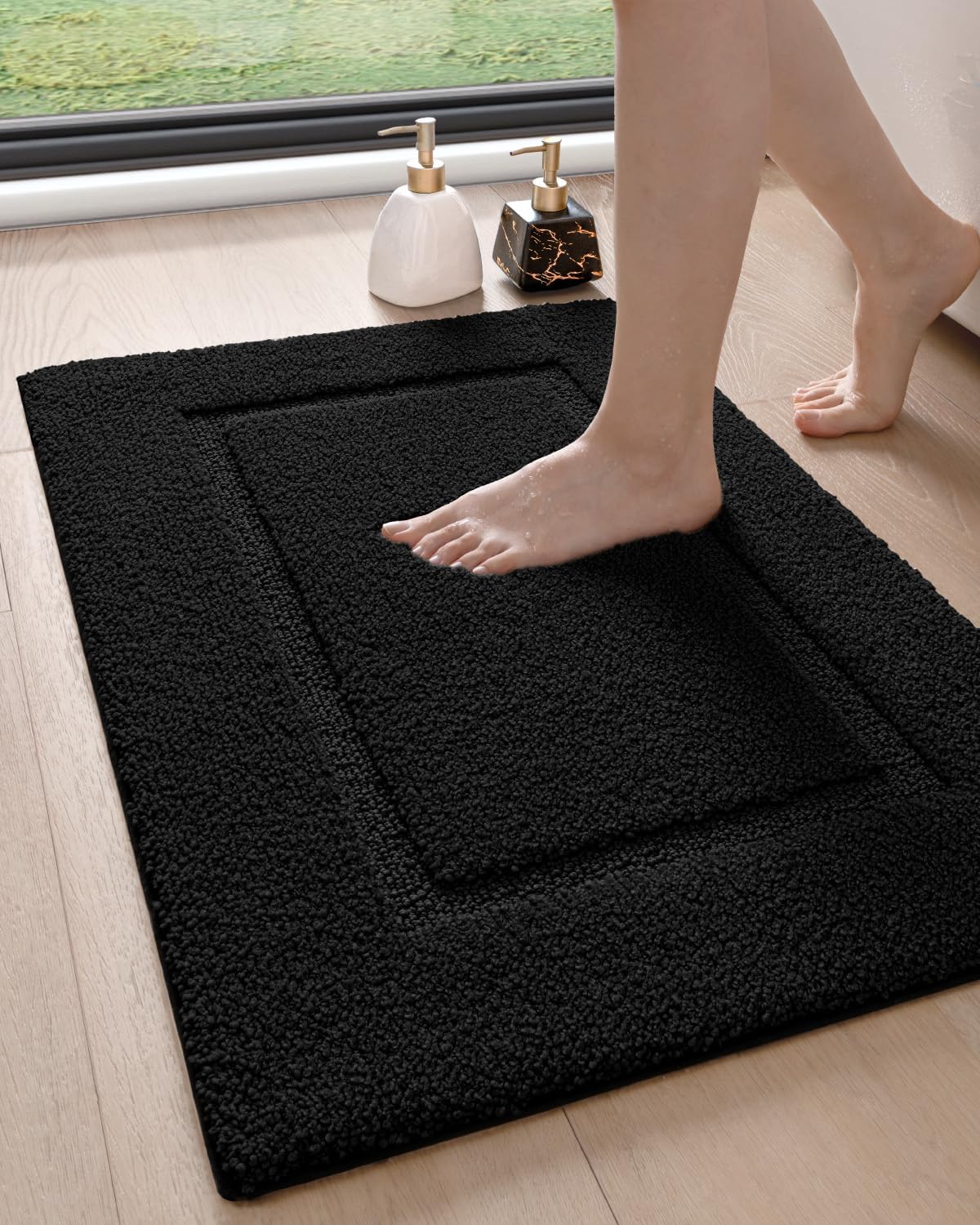 DEXI Bathroom Rugs 32x20, Washable Non Slip Bath Mat for Shower Floor, Absorbent Quick Dry Bathmat with Rubber Backing, Ultra Soft Plush Carpet for Tub, Black