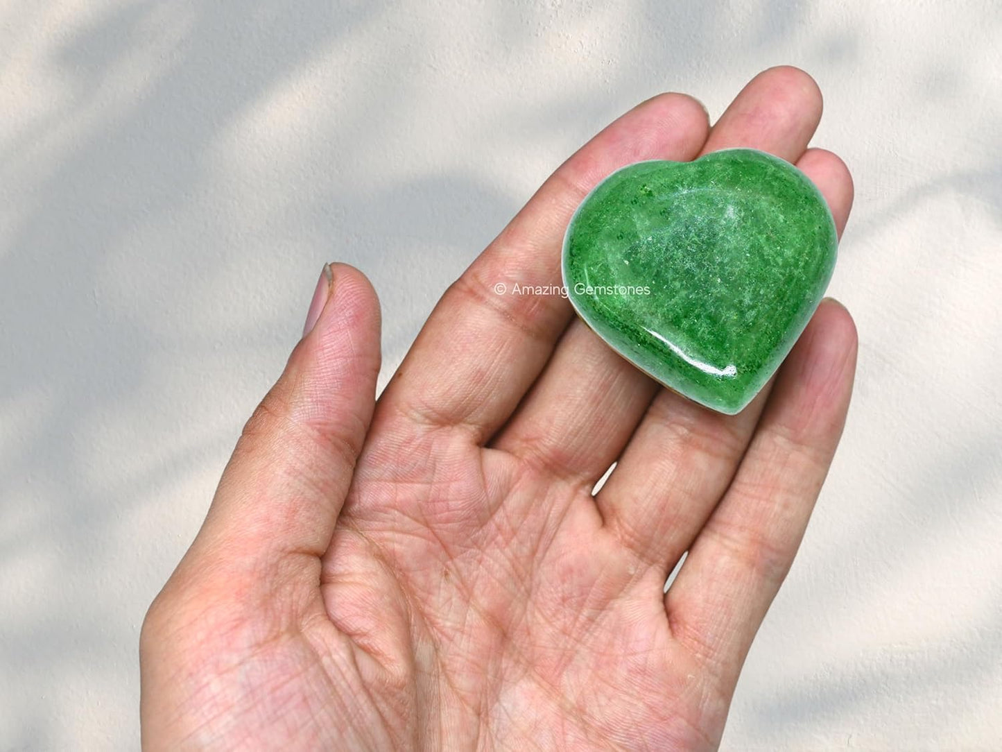 Amazing Gemstone Green Strawberry Quartz Crystal Heart Palm Stone - Pocket Massage Worry Stone for Natural Body Chakra Balancing, Reiki Healing and Crystal Grid