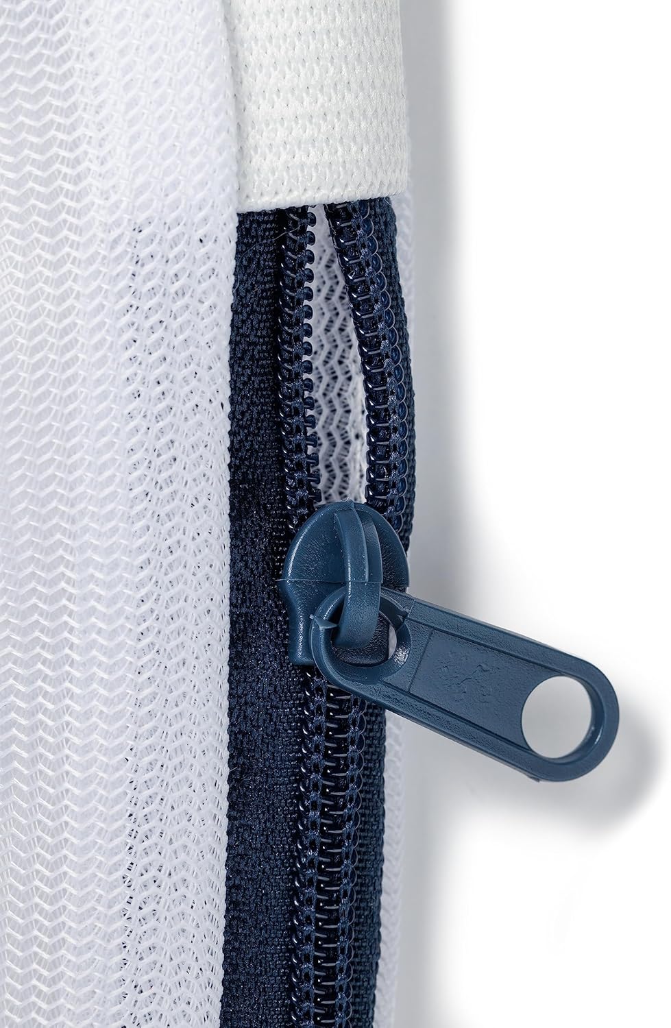 Fishers Finery Mesh Laundry Bags - Large Sweater Size Zipper Wash Bags for Delicates - Washing Machine Durable and Safe, Lingerie and Garment Bag (3 Pack)