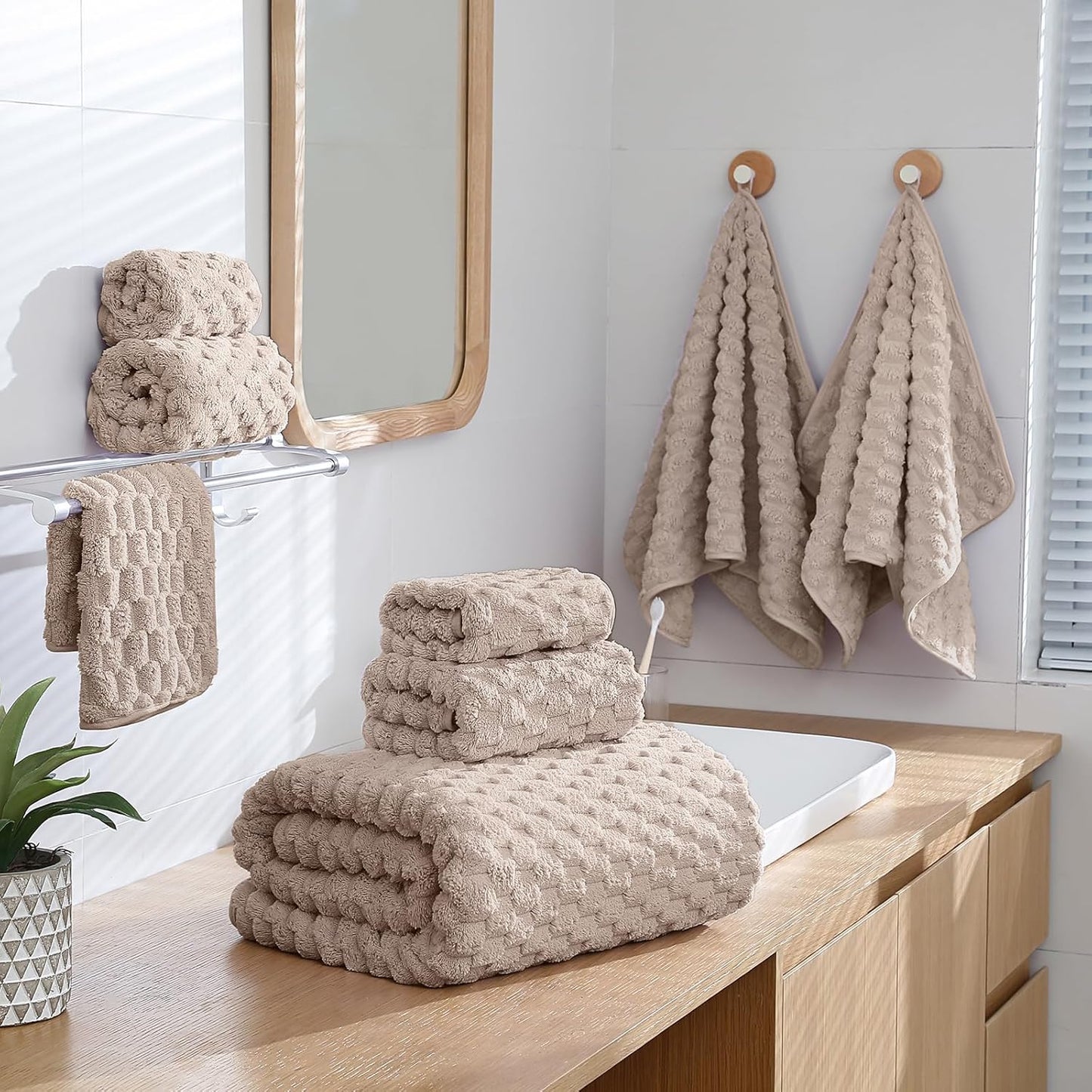 Extra Large Bath Towel Sheet-40x80 Inches Oversized,Super Soft,Quick Dry,Microfiber Shower Towels Highly Absorbent,Plush Bathroom Towels for Adults, Premium Quality (Beige, 2PCS)
