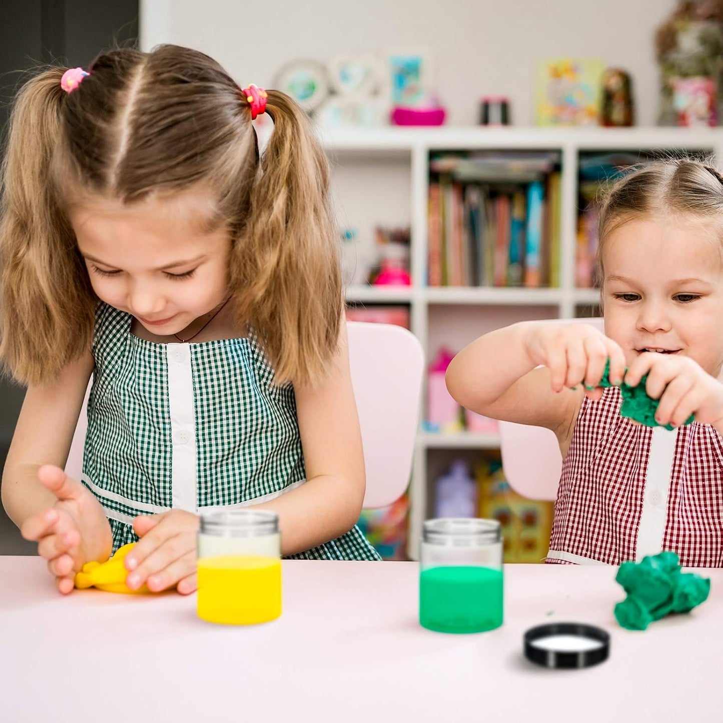 Patelai 4 Pieces Round Wide-mouth Leak Proof Plastic Container Jars with Lids for Travel Storage Makeup Beauty Products Face Creams Oils Salves Ointments DIY Making(10 Ounce,Black)