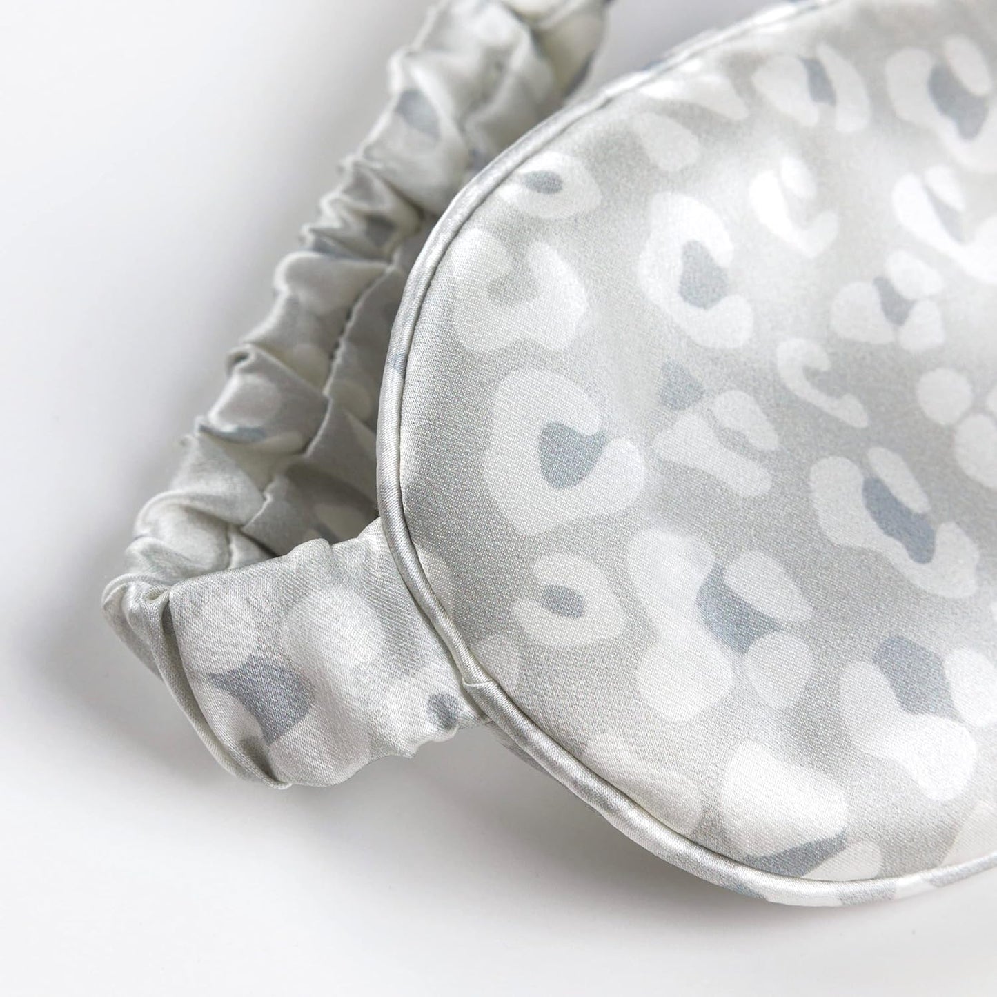 Silk Sleep Mask Light Blocking Luxury 100% Mulberry 22mm Silk Eye Mask Eye Cover Blindfold Ultra Soft Light & Comfy Anti Aging Skin Care with Travel Bag Gift Package