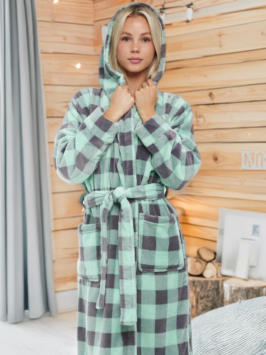 Alexander Del Rossa Womens Robe, Long Plush Bathrobe with Hood, Hooded Robes for Women Plus Size Bath Robe
