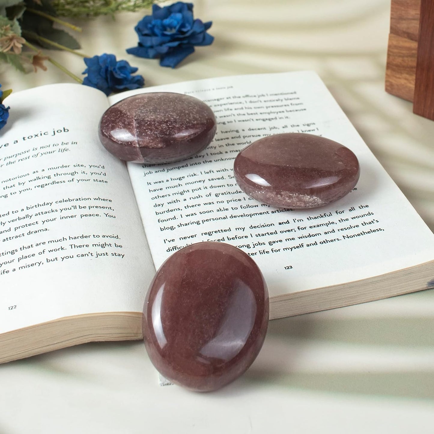 Crocon 50mm Strawberry Quartz Large Palm Stone 900+ Carats Pocket Worry Stones for Natural Chakra Balancing Reiki Healing Stones & Crystal Healing Spa Energy Crystals Gifts for Women