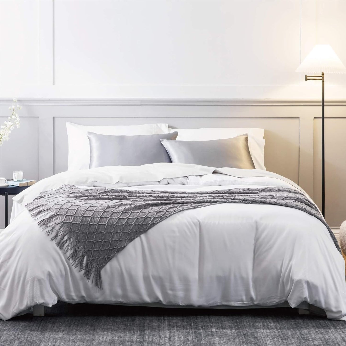 JUWENIN,Luxury Satin Pillowcase with Zipper (Silky Satin Pillow Case for Hair) Set of 2 (Standard, Silver)