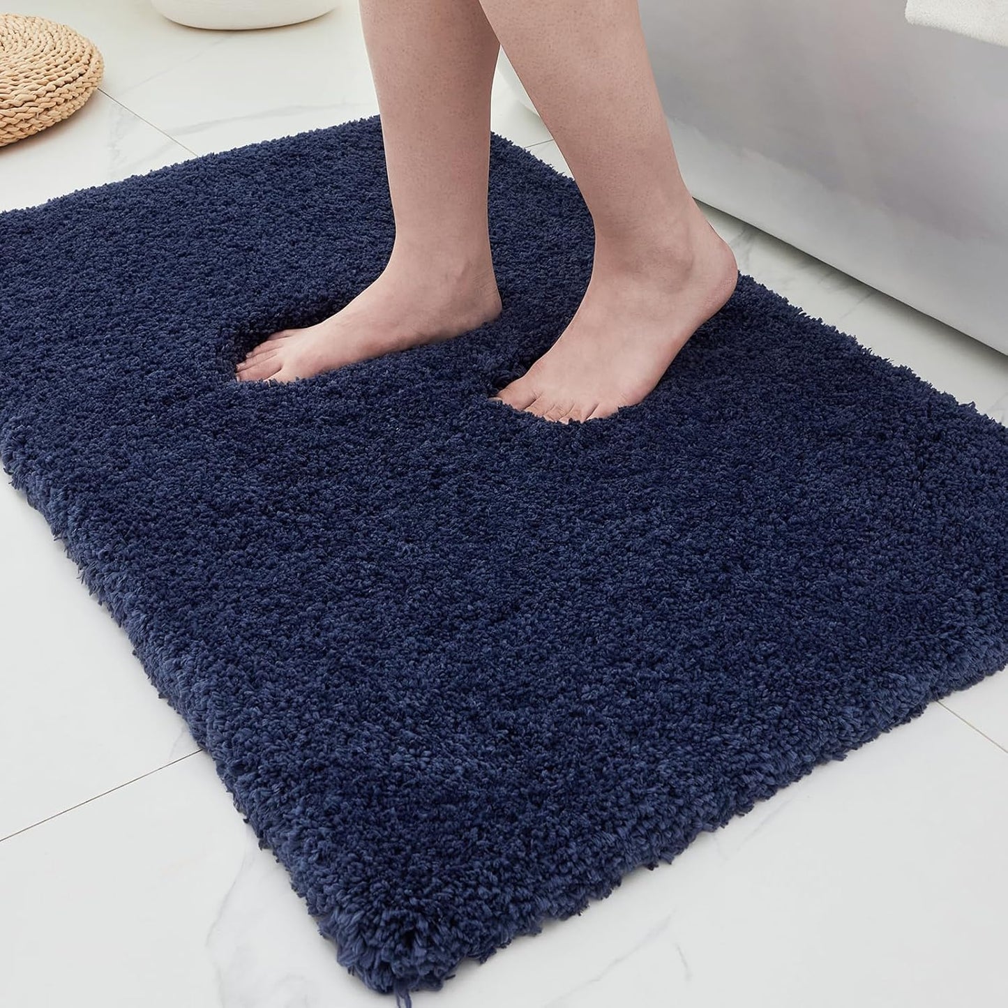 ILANGO Navy Blue Bathroom Rugs 24" × 17" Small Non Slip & Super Absorbent Extra Thick Soft, Washable Bath Mat for Floor, Microfiber Plush Shaggy Bath Rug with Rubber for Bathtub Shower Room Sink