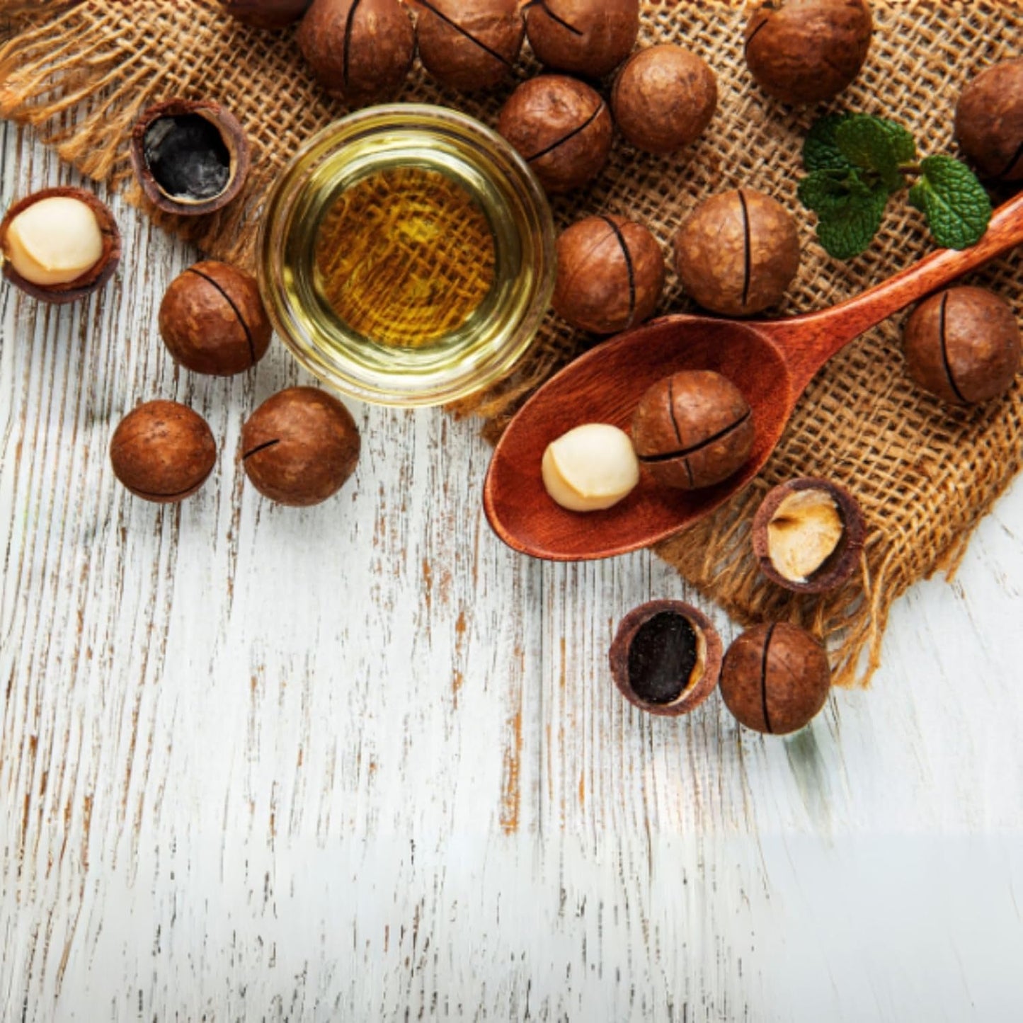 Jindilli Farms Macadamia Nut Cooking Oil- Australian Pure Cold Pressed, Unrefined, Natural Cooking Oil, High Smoke Point for Frying, Non GMO, Vegan, Keto Friendly and Gluten Free (64 fl oz)