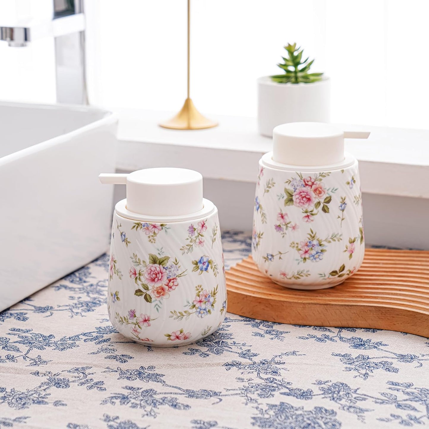 Foam soap Dispenser with Pump,13.5 oz foaming Hand soap Holder with Easy-to-Press Pump for Bathroom refillable Liquid Hand soap Dispenser (Foam-Little Flowers)