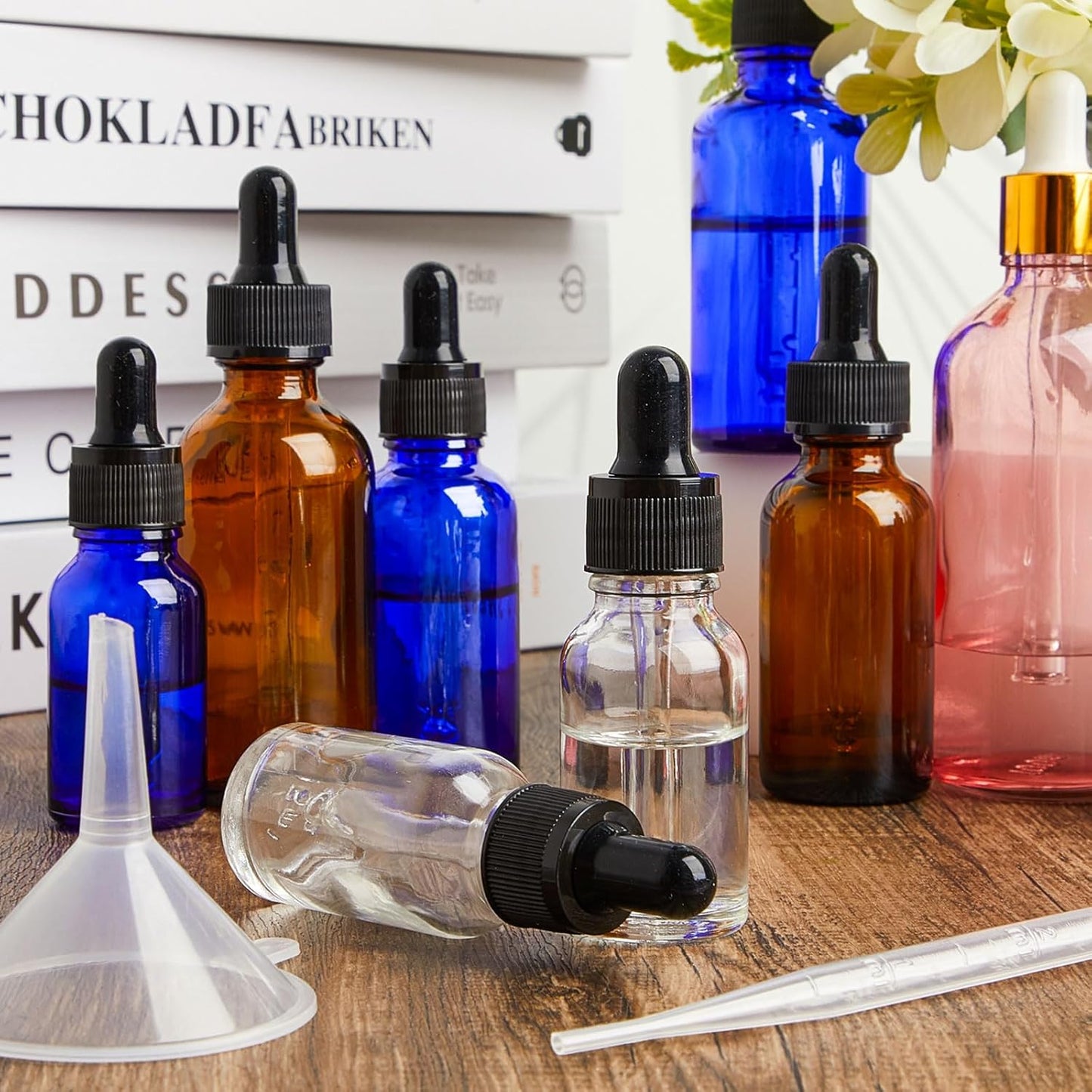 Lallisa 100 Pack Essential Oil Dropper Bottle 15 ml (1/2 Oz) Glass Dropper Bottles DIY for DIY Essential Oil Perfume with 5 Funnels 5 Pipettes 3ml 100 Labels for Bathrooms, Hotels, Labs (Clear)