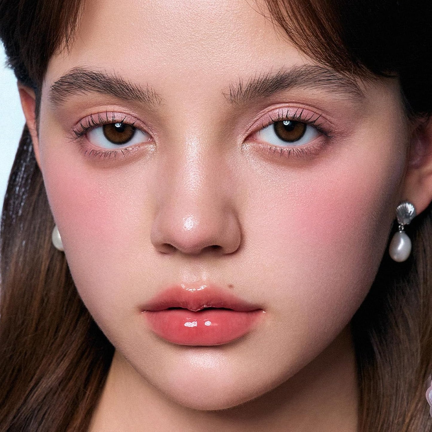 Flower Knows Shell's Jewel Silk Satin Embossed Blush,Berry Milk,Cool Pastel Berry Pink for Doll-Like Flush,Illuminating Shimmer,Vitamin E Hydrating Silky Powder Blush(02 Luna Pearl)