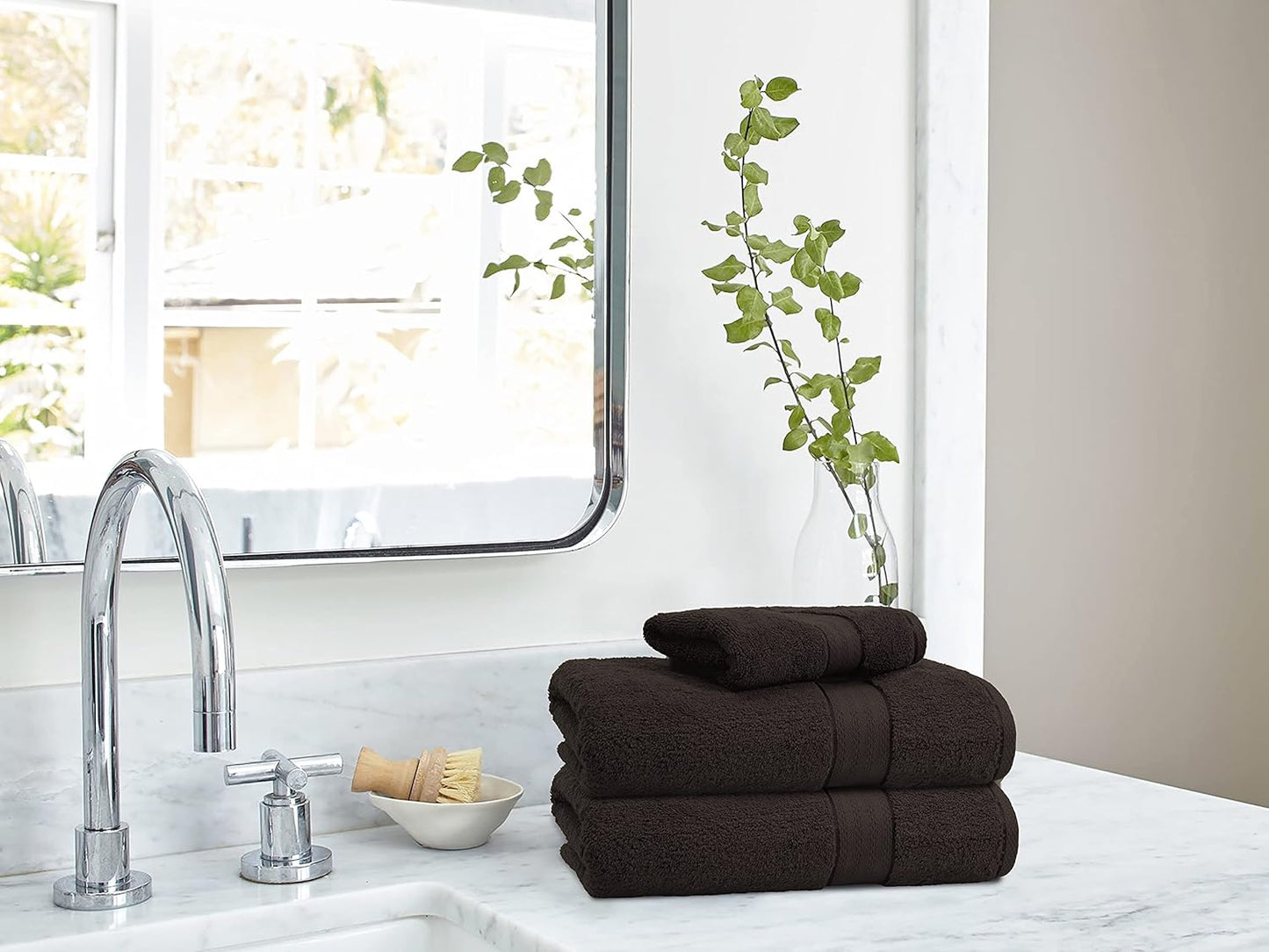 GLAMBURG 700 GSM Premium 8-Piece Towel Set - Contains 2 Bath Towels 30x54, 2 Hand Towels 16x28, 4 Wash Cloths 13x13 - Luxury Hotel & Spa Quality - Durable Ultra Soft Highly Absorbent - Chocolate Brown