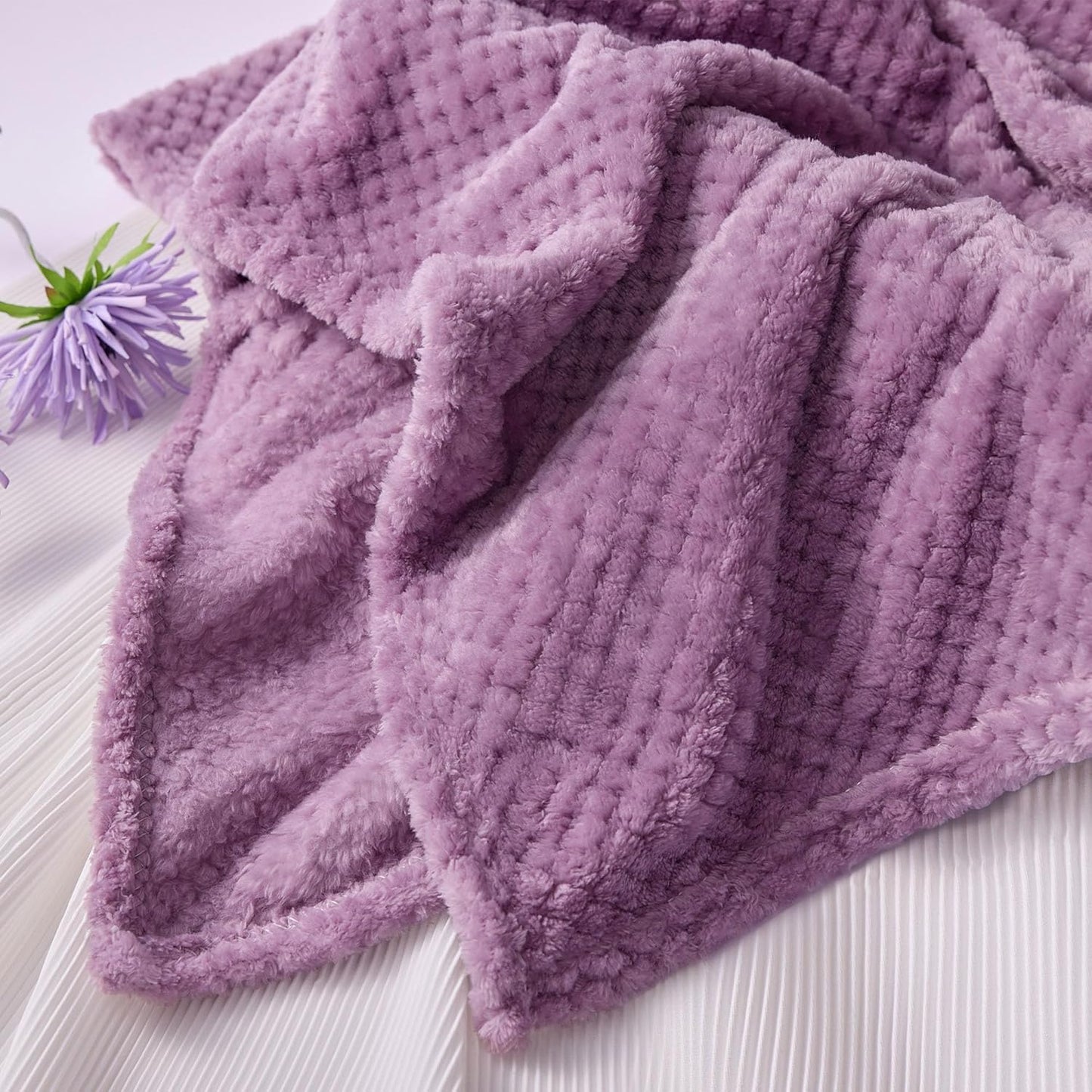Birthday Gifts for Women, Self Care Get Well Soon Gifts, Lavender Relaxing Spa Gift Basket Care Package w Blanket, Valentines Mothers Day Christmas Gifts for Mom Grandma Wife Girlfriend Friends Sister
